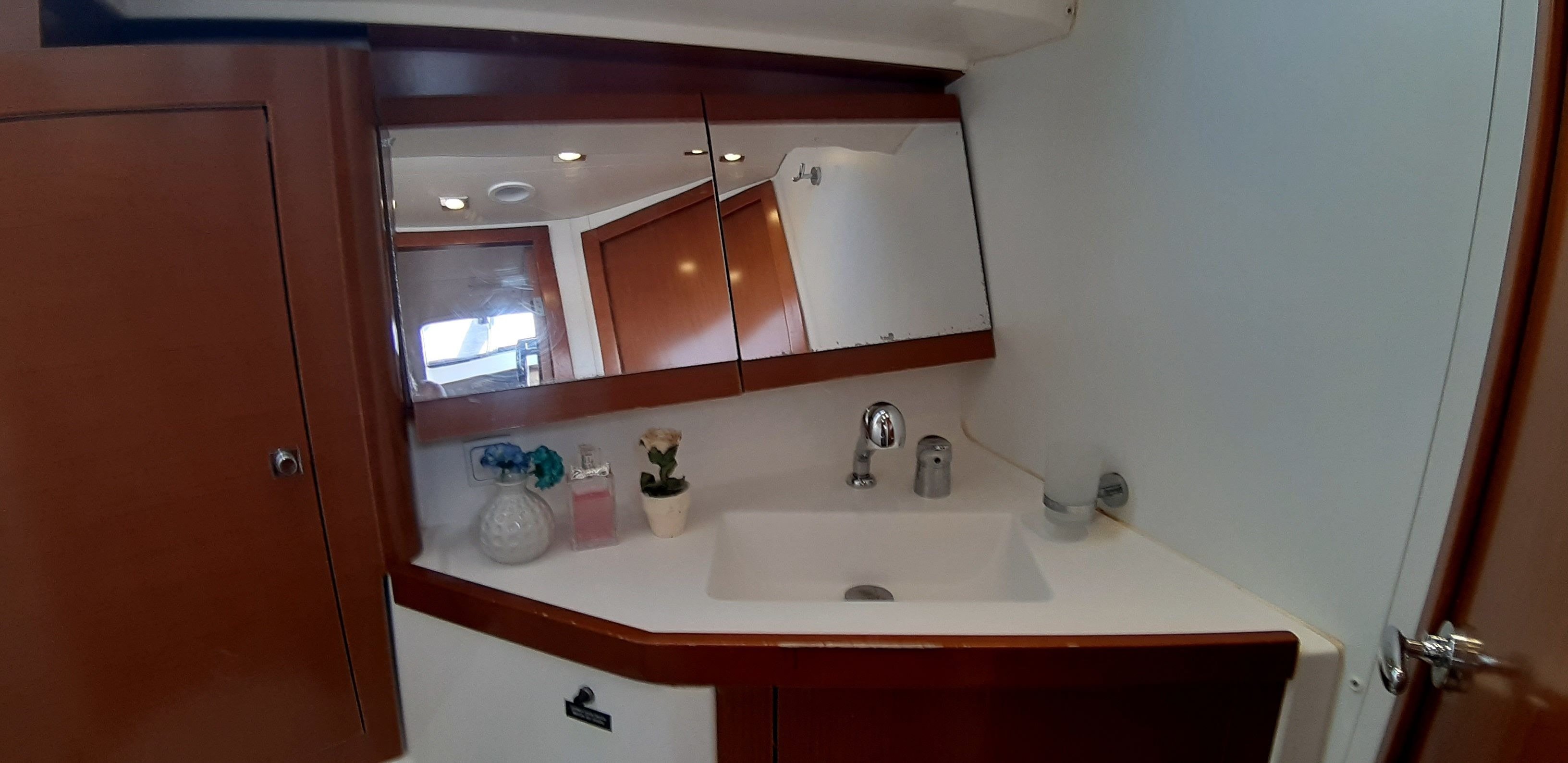 Zeppelin - Yelkenli içinde Pireas