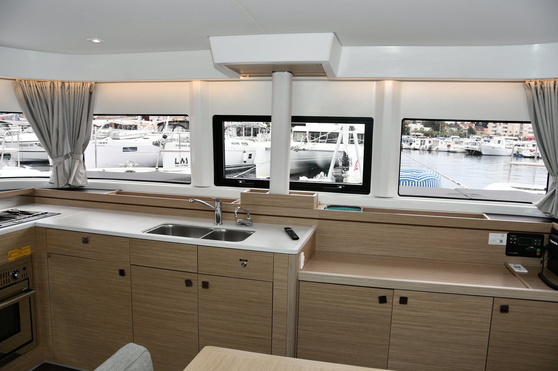 Bonnie - Catamaran in Komolac