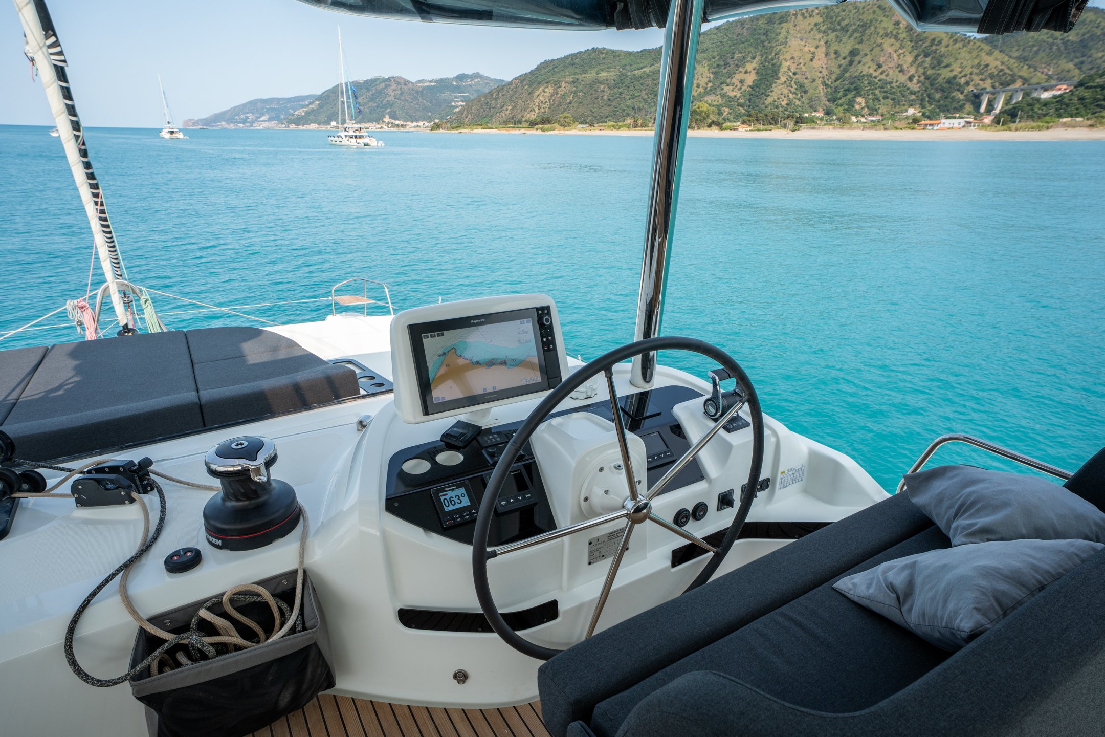 SAILUXE - Vega - Katamaran içinde Castellammare del Golfo