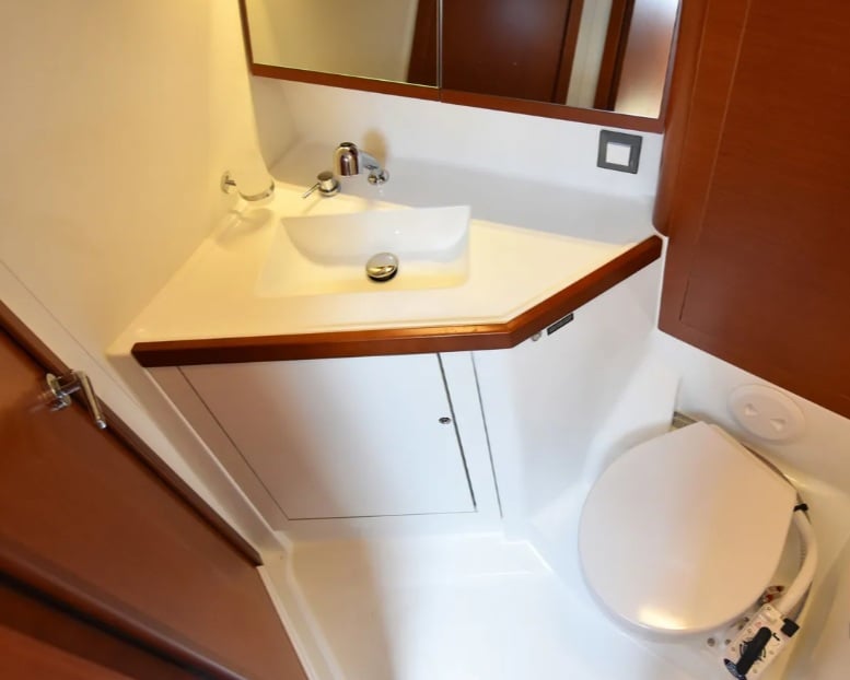 Luna Maris - Sailboat in Alimos