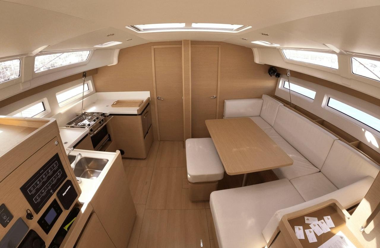 Melusina - Sailboat in Portisco