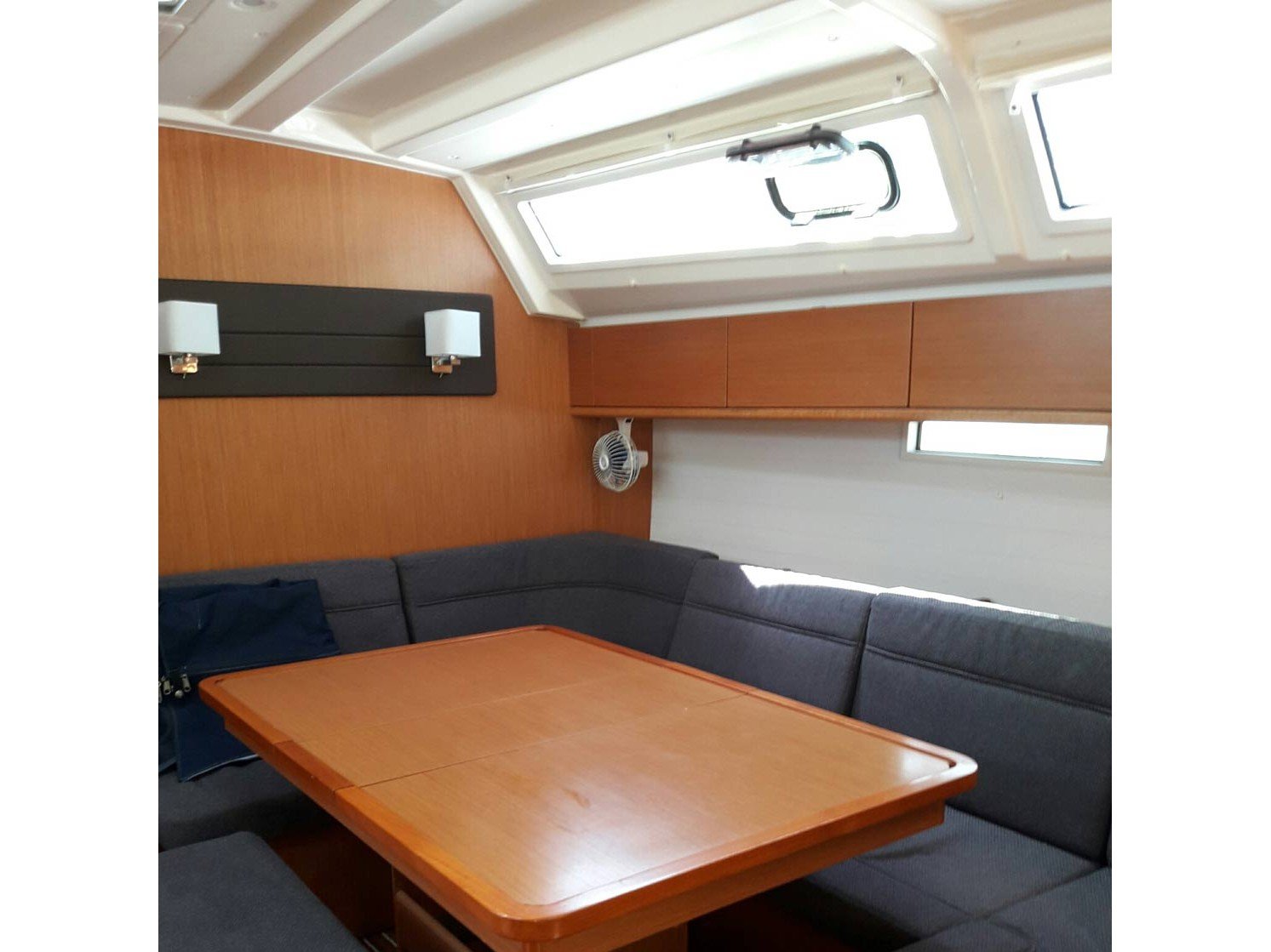 Cpt JOHN - Yelkenli içinde Lefkada