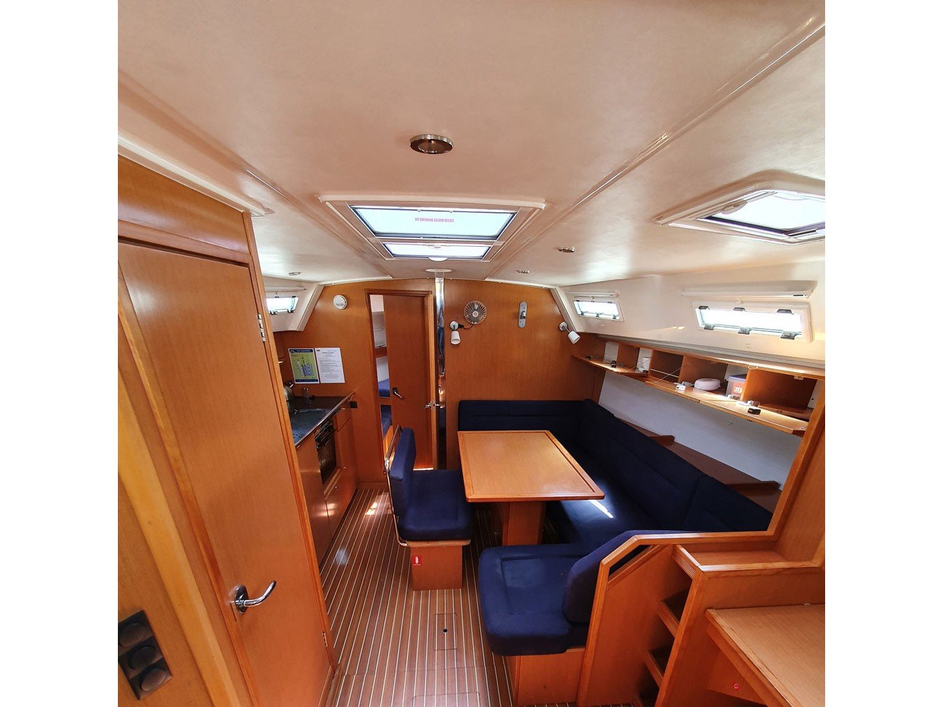 Vlassis - Yelkenli içinde Lefkada