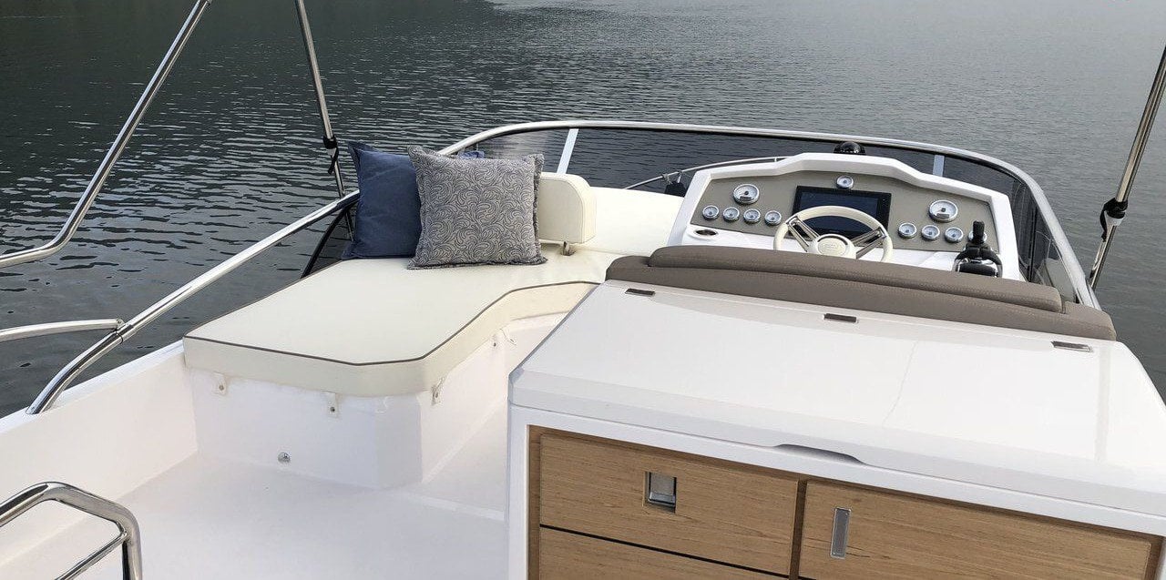 YES - Motor Yacht in Šibenik