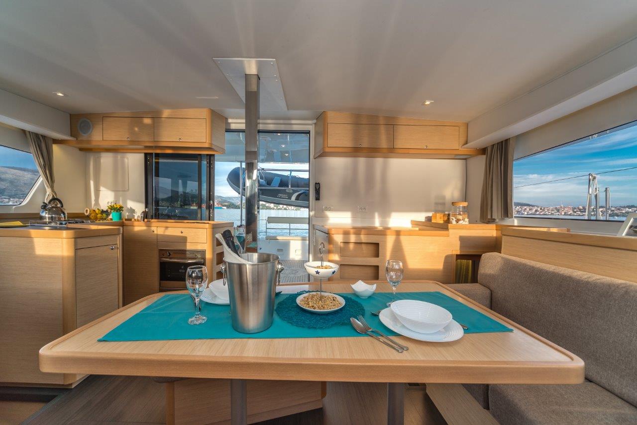 LEGGIERO - Catamaran in Rogoznica