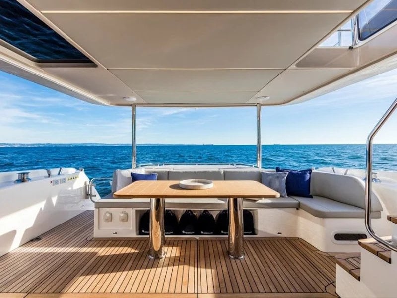 Moj Mir - Motor Yacht in Seget Donji