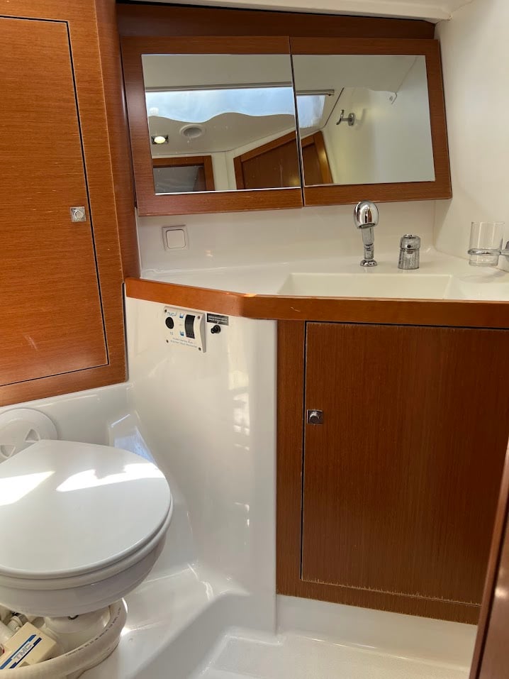 BEAUTIFUL LOVE - Sailboat in Kontokali