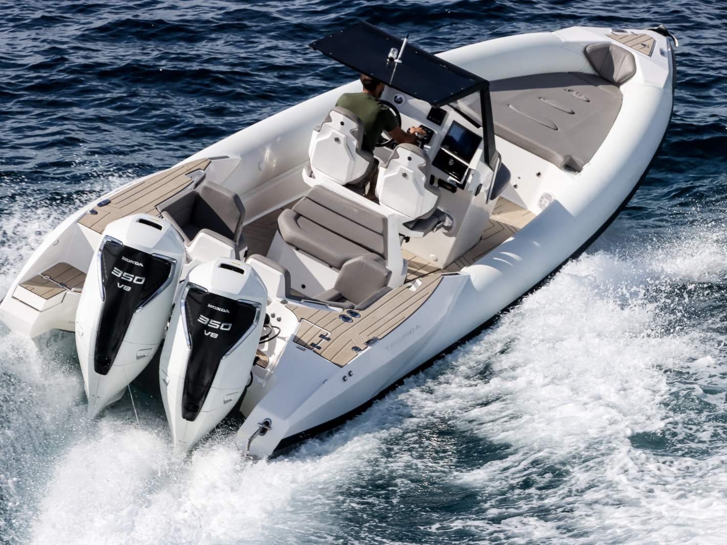 Carpe Diem - Motor Yacht in Kontokali