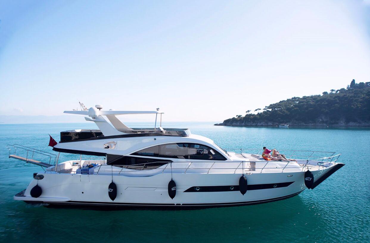 Prestige - Motor Yacht in Arnavutköy
