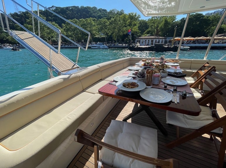 Sultan - Motor Yacht in Arnavutköy Mah.