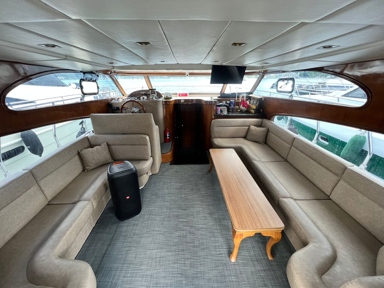 May - Motor Yacht in Bebek