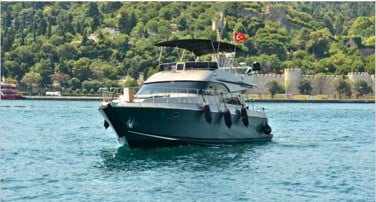 Nov - Motor Yacht in Bebek