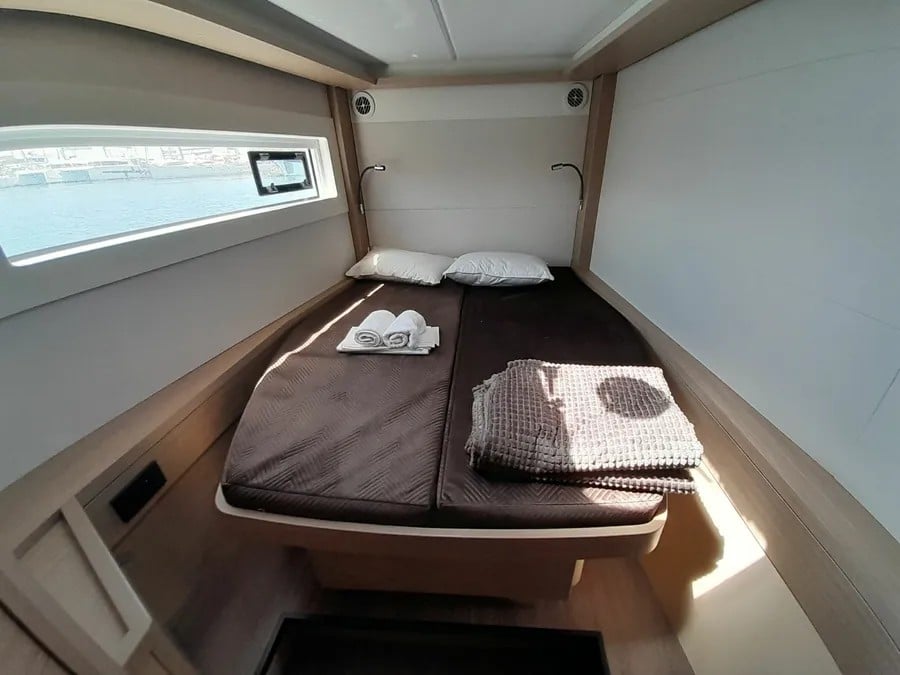 Lagoon 46 ALEXANDRA - Catamaran in Alimos