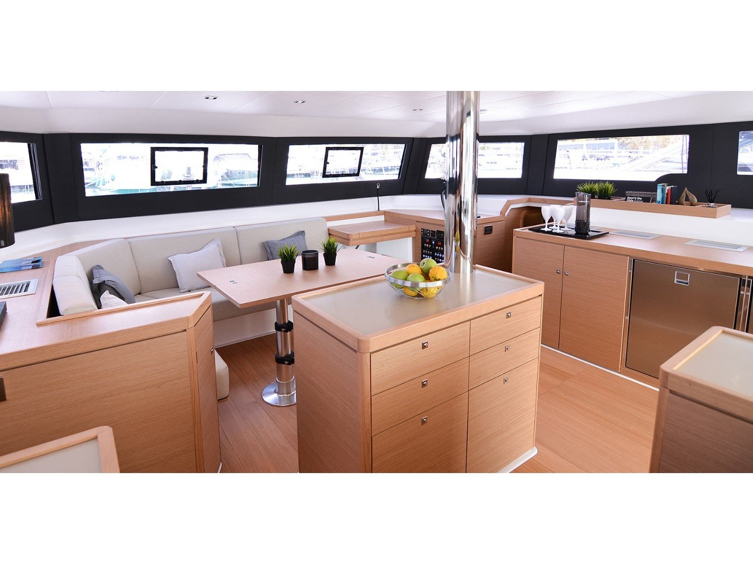 Blue V - Catamaran in Tourlos