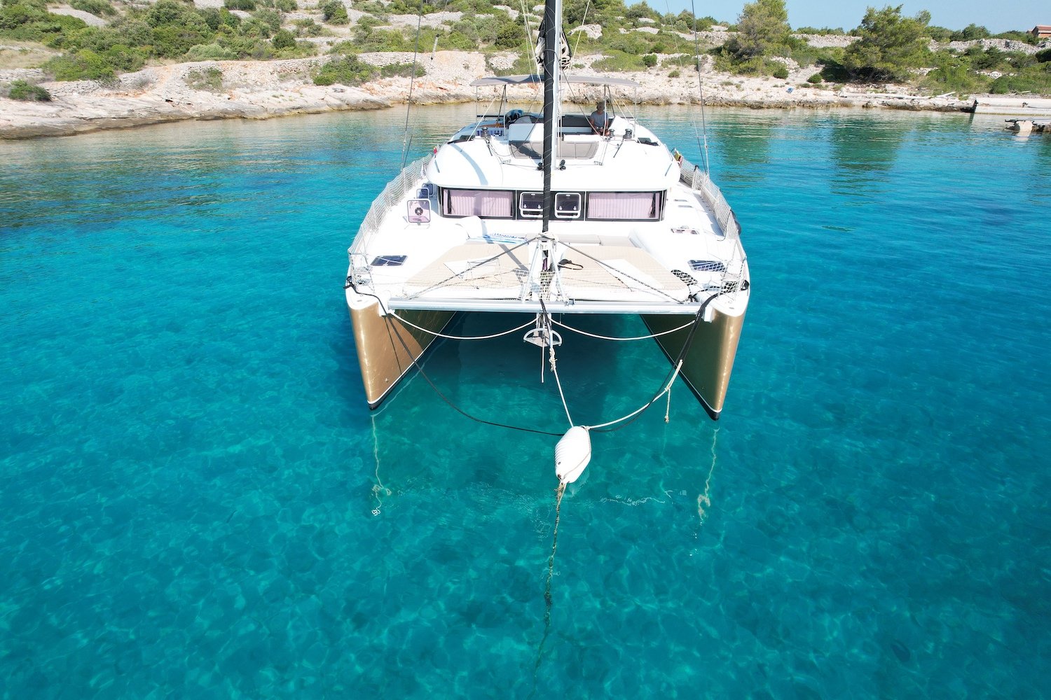 Black Duck - Catamaran in Pirovac