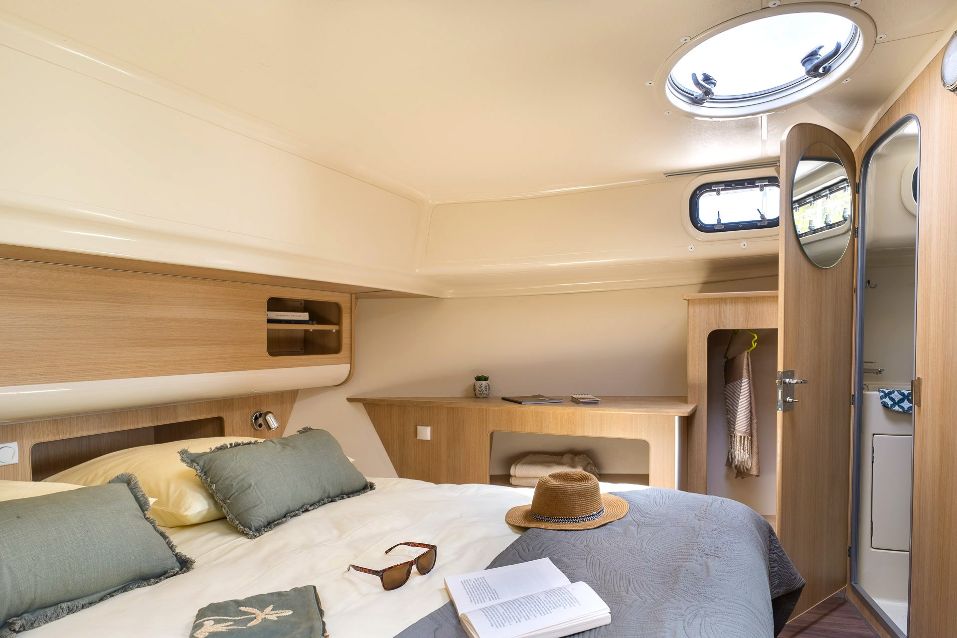 Cruiser Premium+ 6/8 Pers. - Motor Yacht in Saverne