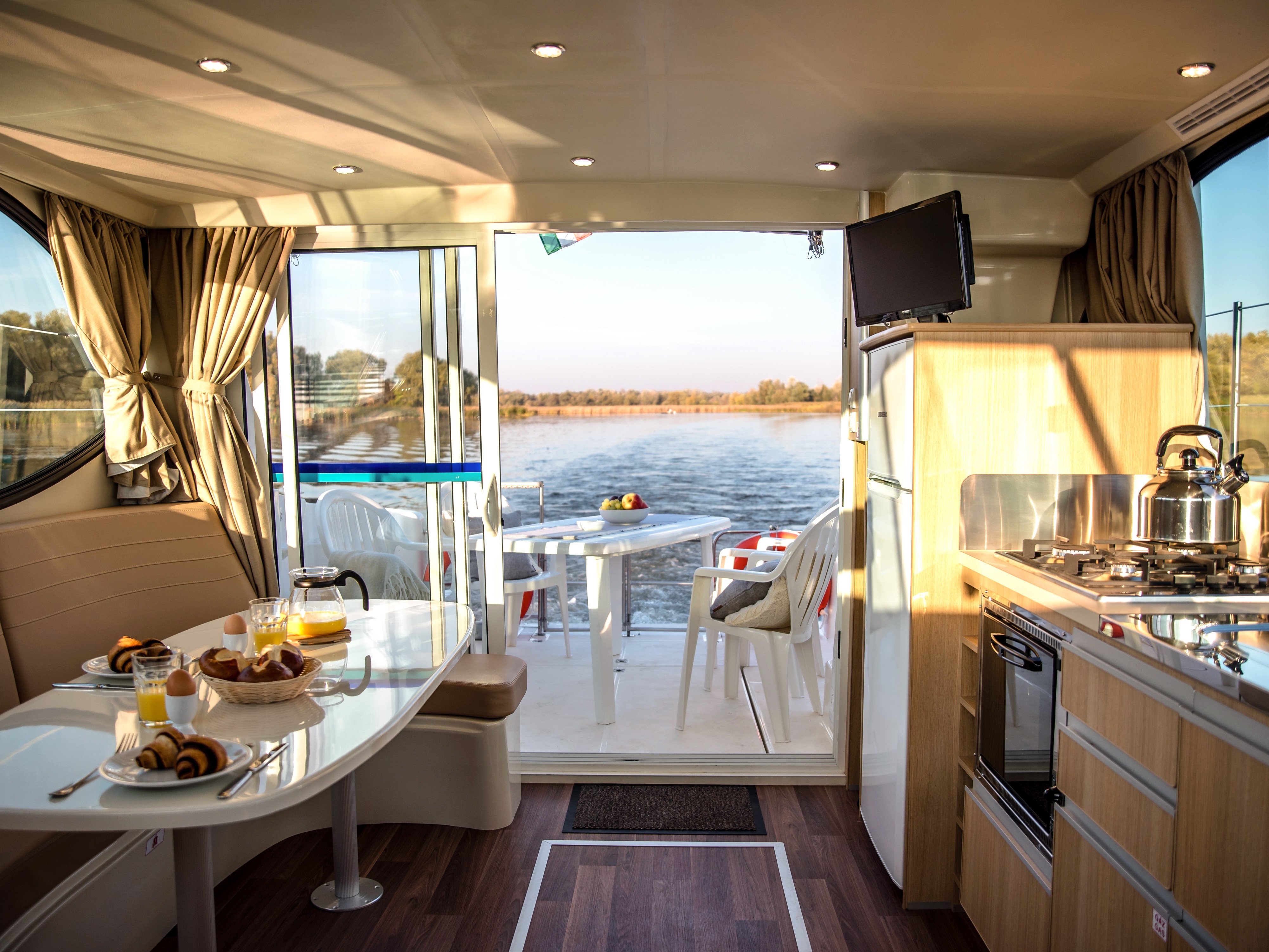 Cruiser Premium 6/8 Pers. - Motor Yacht in Cahors