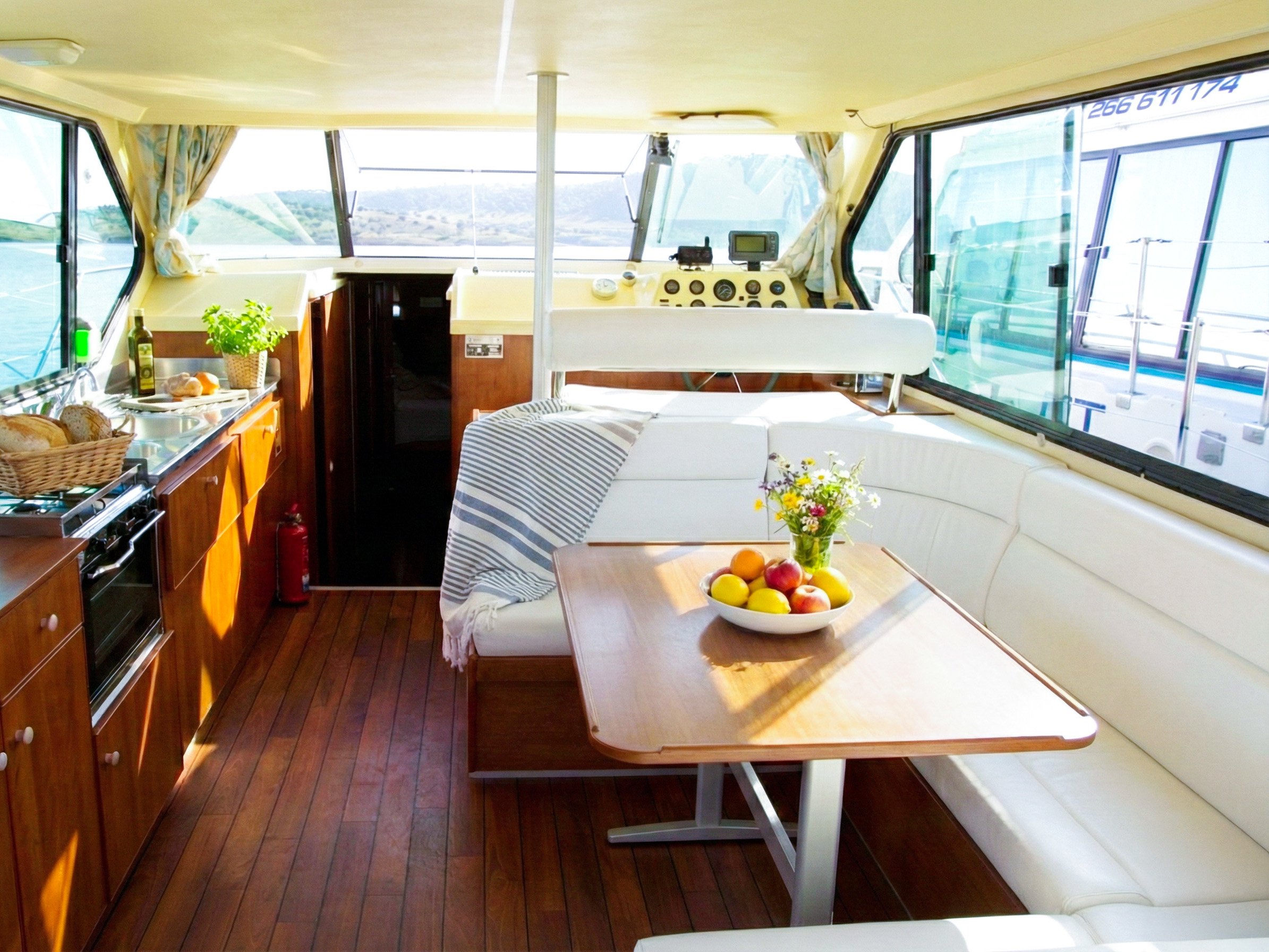 Cruiser Comfort 8/10 Pers. - Motor Yacht in Sireuil