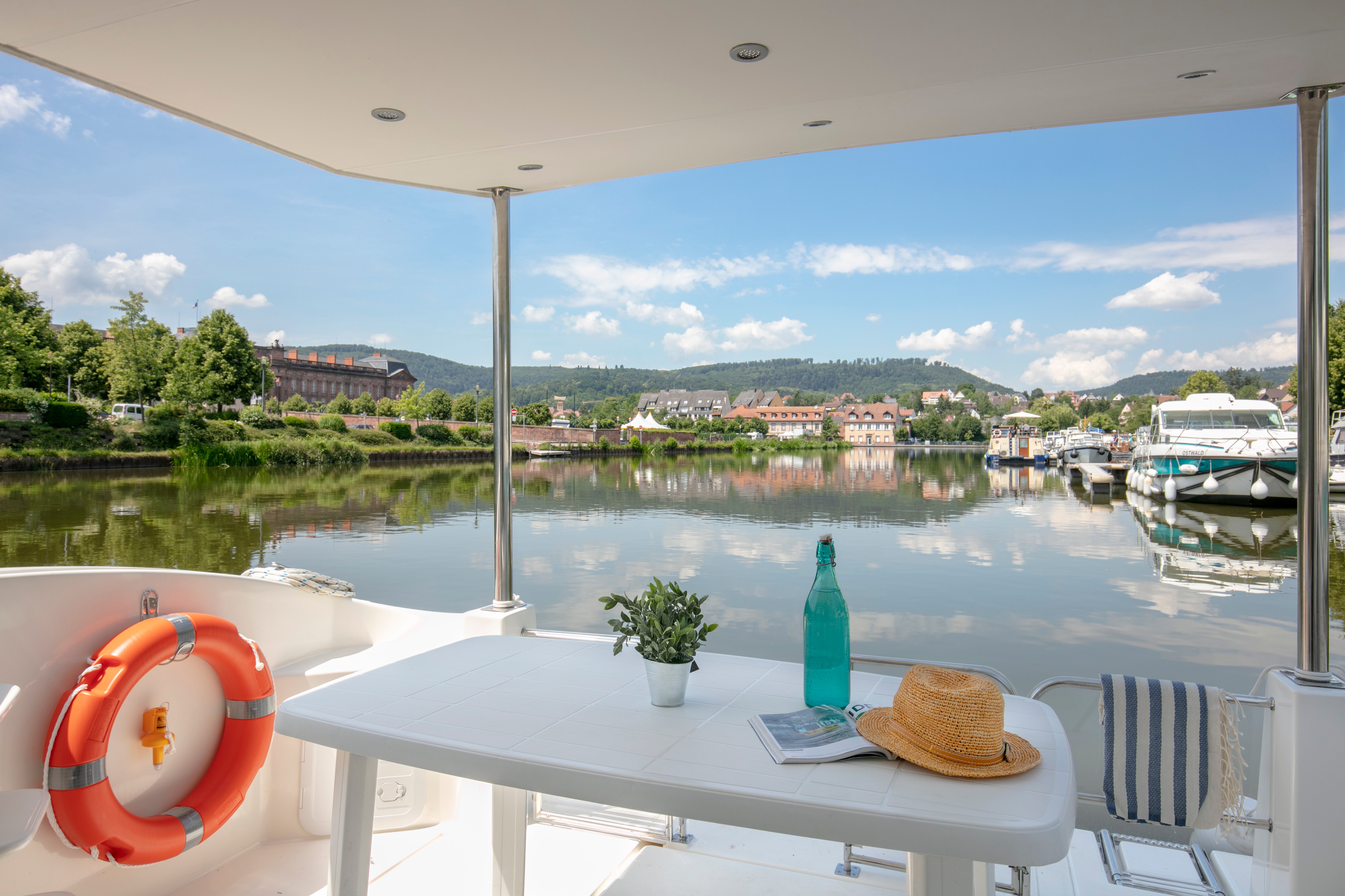 Cruiser Premium 8/12 Pers. - Motor Yacht in Grez-Neuville