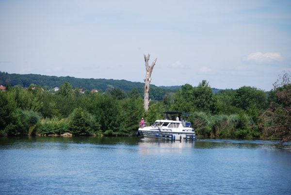 2511 - Motor Yacht in Savoyeux