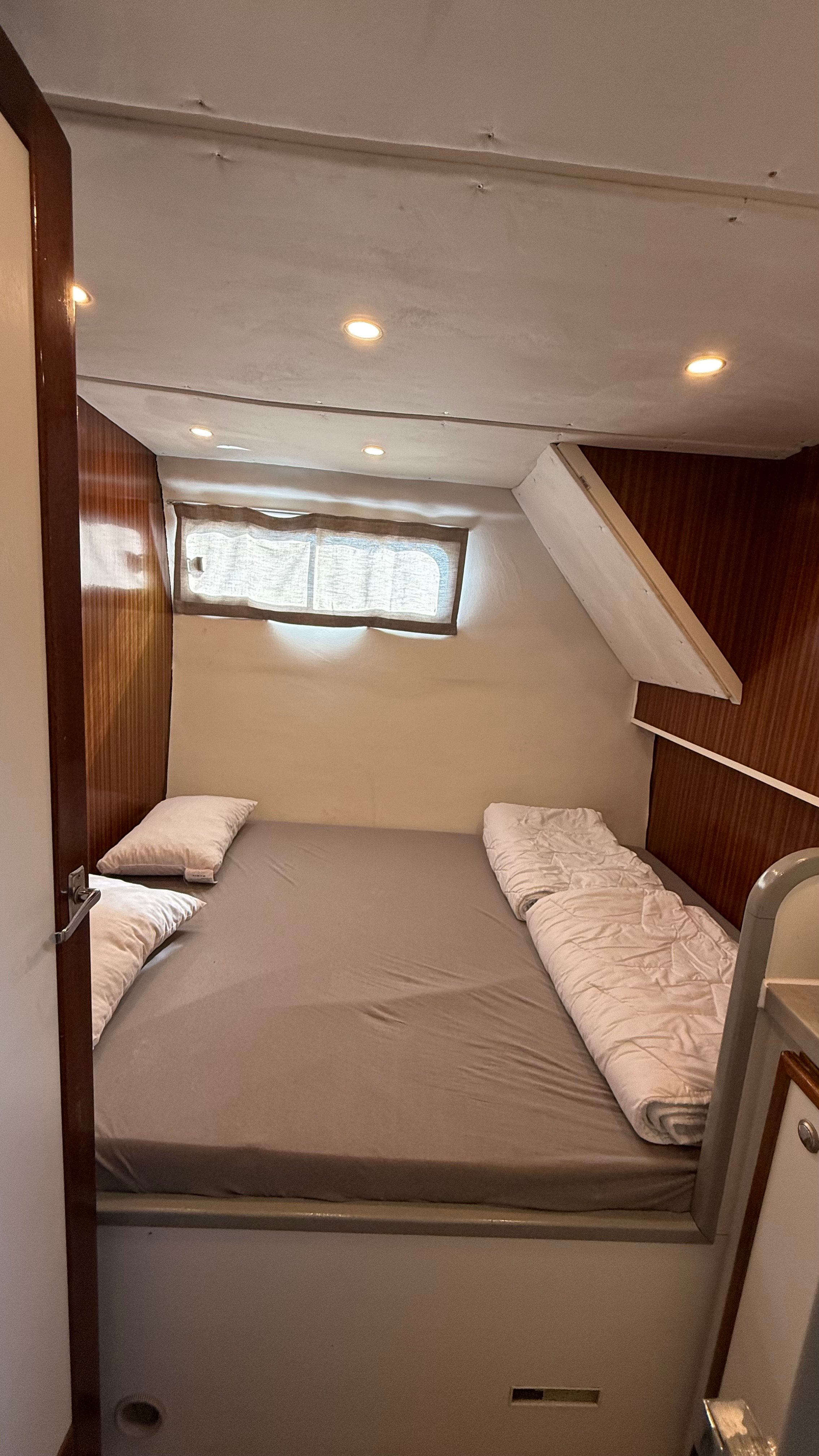 2401 - Motor Yacht in Mittersheim