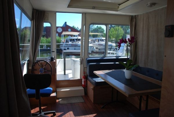 2505 - Motor Yacht in Savoyeux