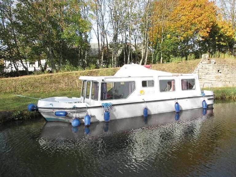 2405 - Motor Yacht in Mittersheim