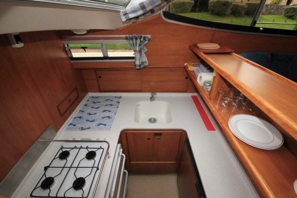 2507 - Motor Yacht in Savoyeux