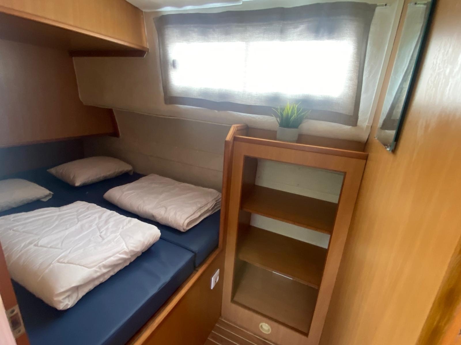 2404 - Motor Yacht in Mittersheim