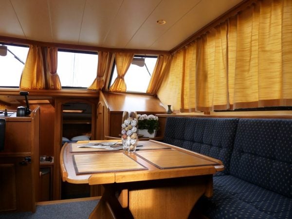 2501 - Motor Yacht in Savoyeux