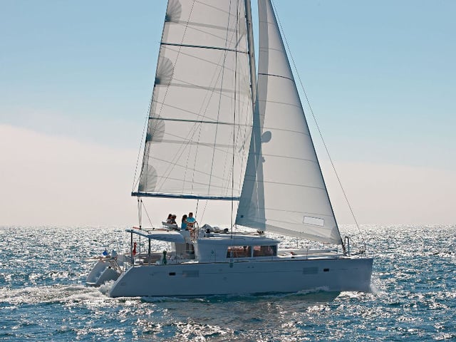 Caliente - Catamaran in Vlichada