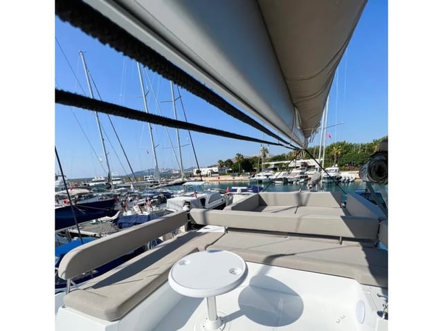 Sonhos - Katamaran içinde Bequia