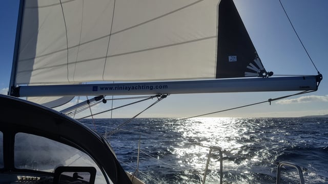 Ekavi - Yelkenli içinde Alimos