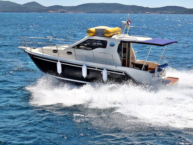 RAVA - Motor Yacht in Bibinje