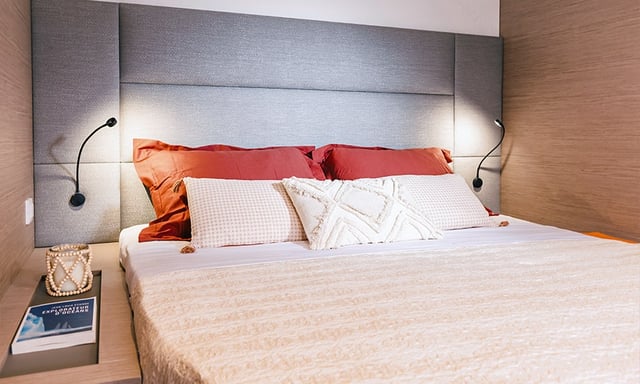 ALTHEA - Katamaran içinde Kalamata