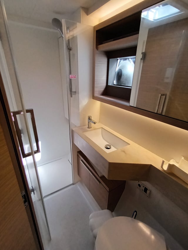 MINOTAVROS - Catamaran in Alimos