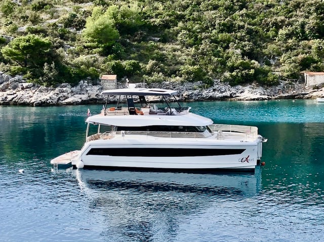 ALPHA CENTAURI - Katamaran içinde Šibenik