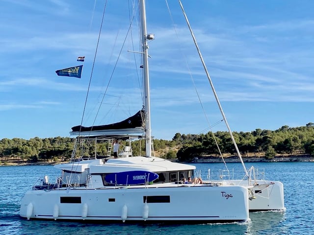 TIGA - Katamaran içinde Šibenik