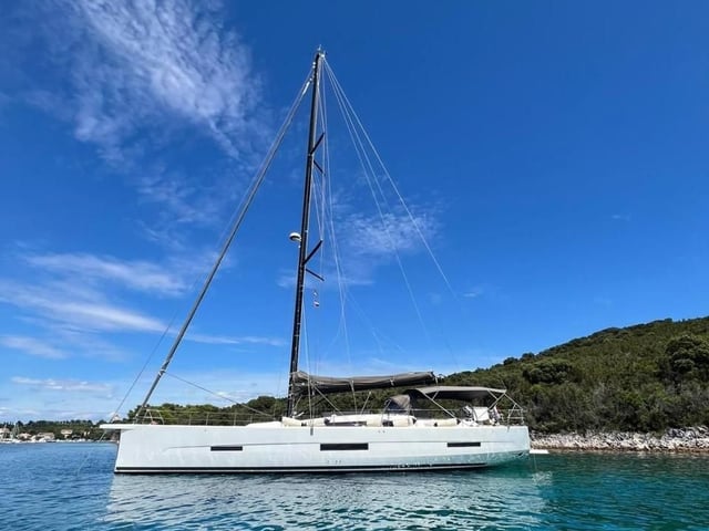 EPSILON - Sailboat in Šibenik