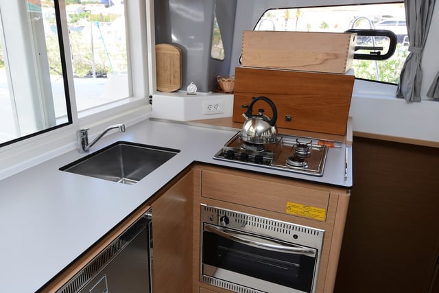 Silver Kiss - Catamaran in Komolac