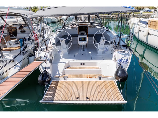 EROS - Sailboat in Alimos