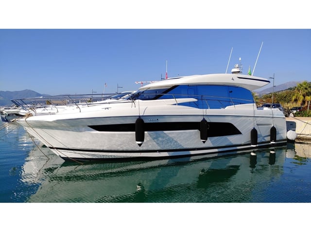 Fabiana - Motor Yacht in Città Metropolitana di Napoli