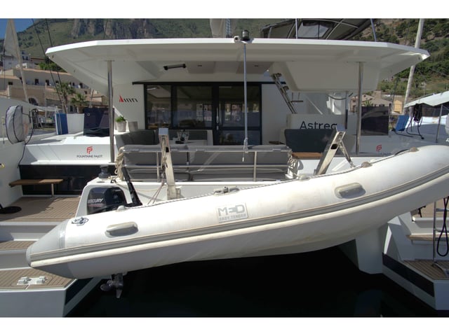 Astrea - Catamaran in Castellammare del Golfo