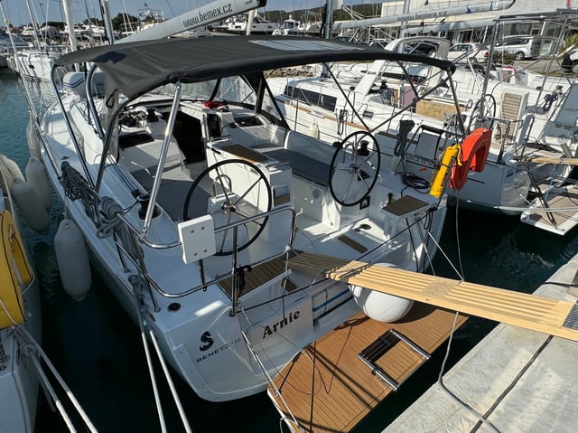 Arnie - Yelkenli içinde Bibinje