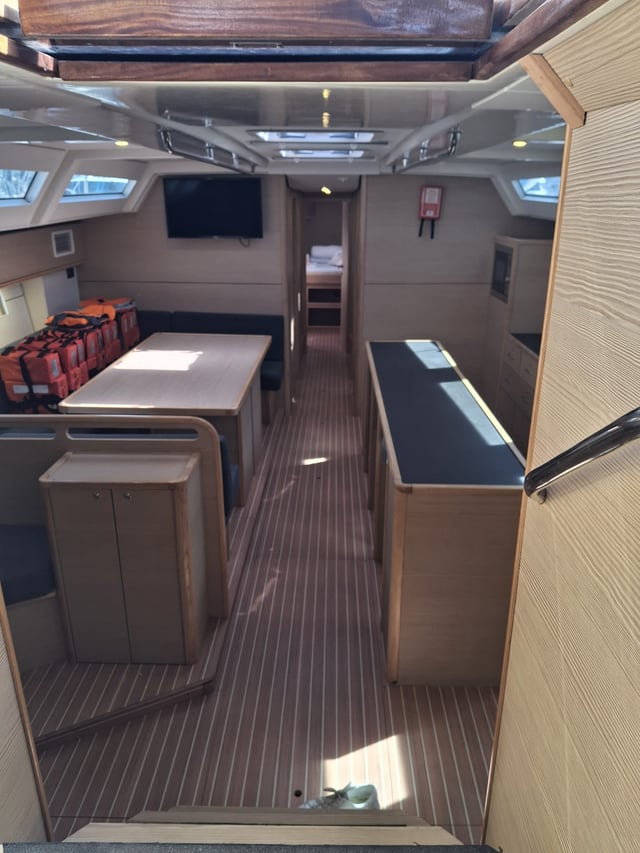 IRISA - Yelkenli içinde Trogir