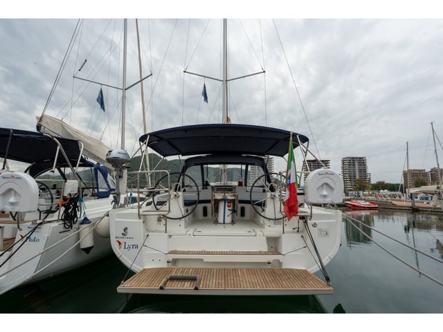 Lyra - Comfort line - Sailboat in Salerno