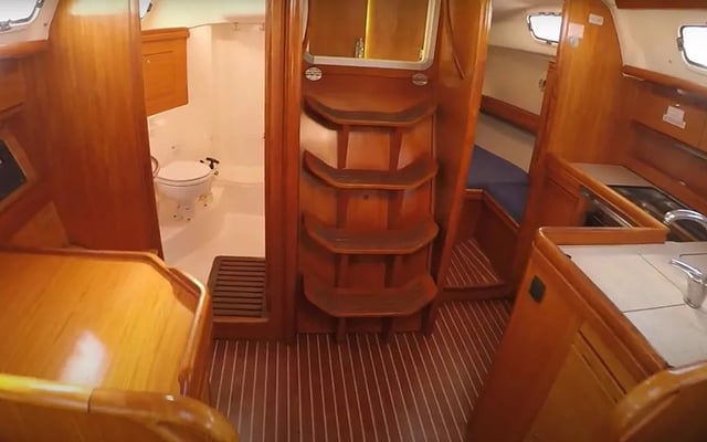 Evi - Yelkenli içinde Kiato