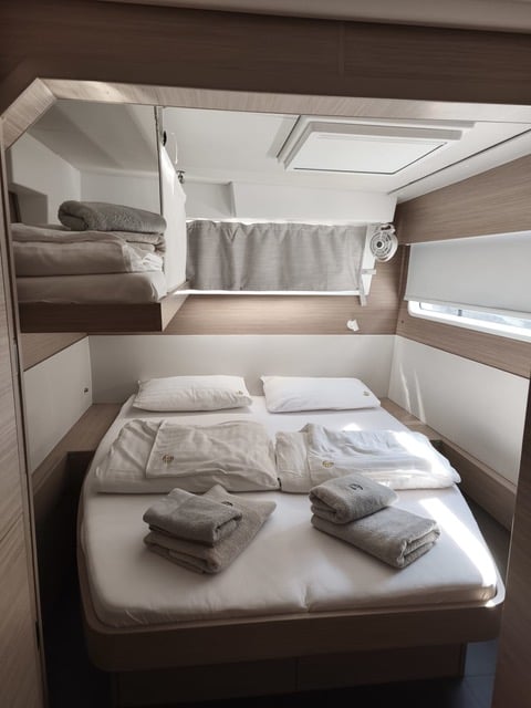 Stela - Catamaran in Seget Donji