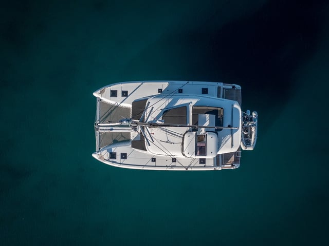 Dona - Catamaran in Seget Donji