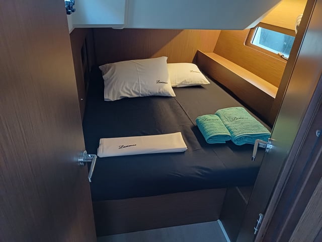 LaRiMaR - Yelkenli içinde Nikiana